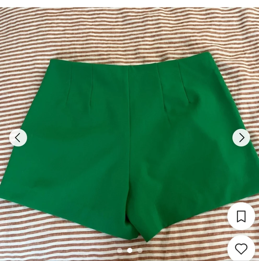 Brand New Green Women's Shorts - Picture 2 of 4
